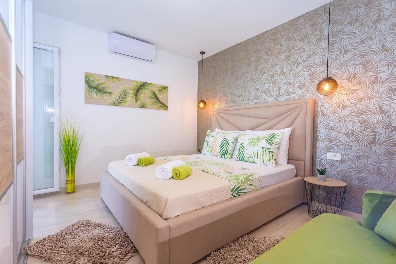Villa Matan - Only 200M From The Sandy Beaches, Private 28M2 Pool Omiš Exterior foto